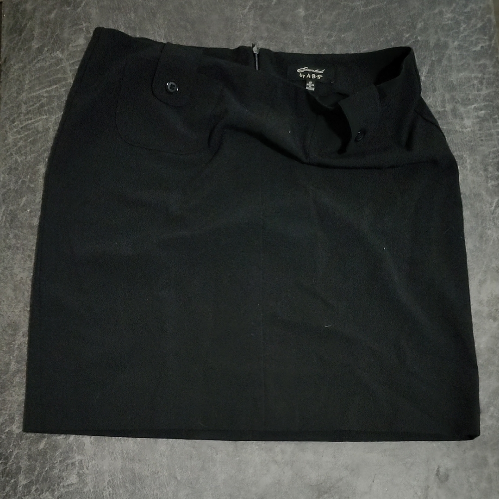 Essentials Classic Black Mini Skirt
